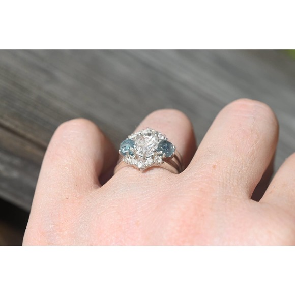 Sapphire engagement ring set, raw stone ring, alternative engagement ring - Picture 2 of 4